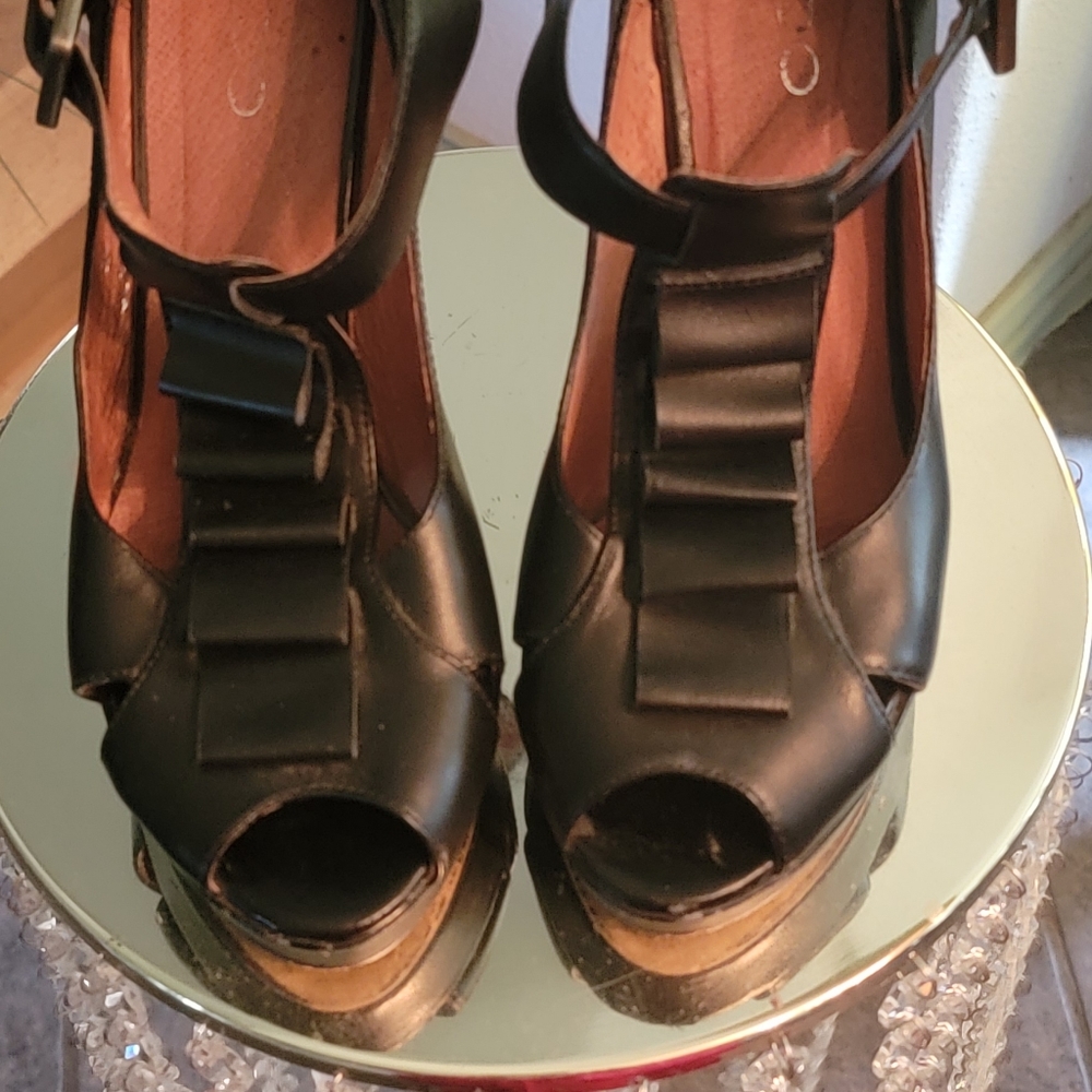 Used Aldo platform blocked heels